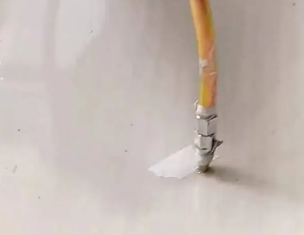 泰宁瓷砖空鼓维修公司专业解答在瓷砖铺贴过程中，如果使用的砂料过粗（如全部使用了粗砂），可能会导致以下问题